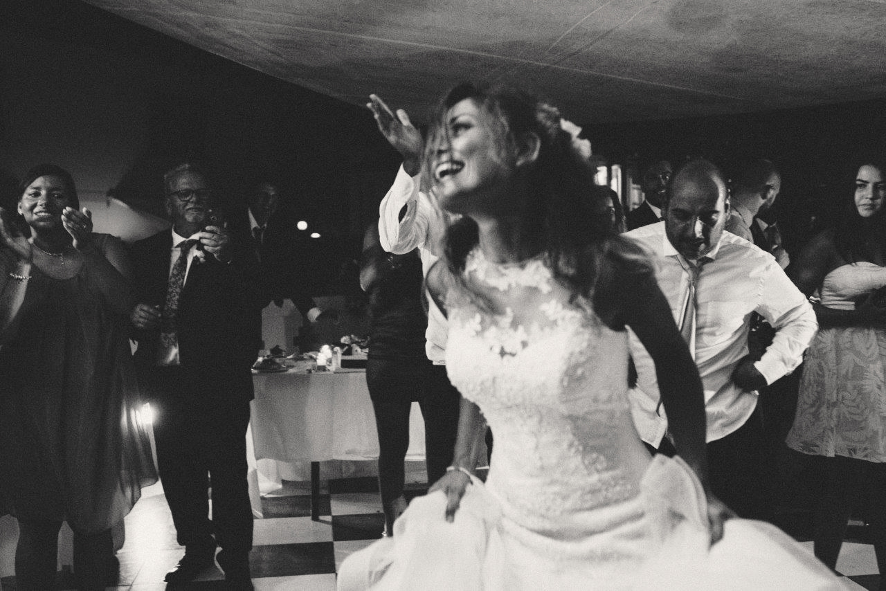 #nextdoorbride by mitia wedding photographer in italy