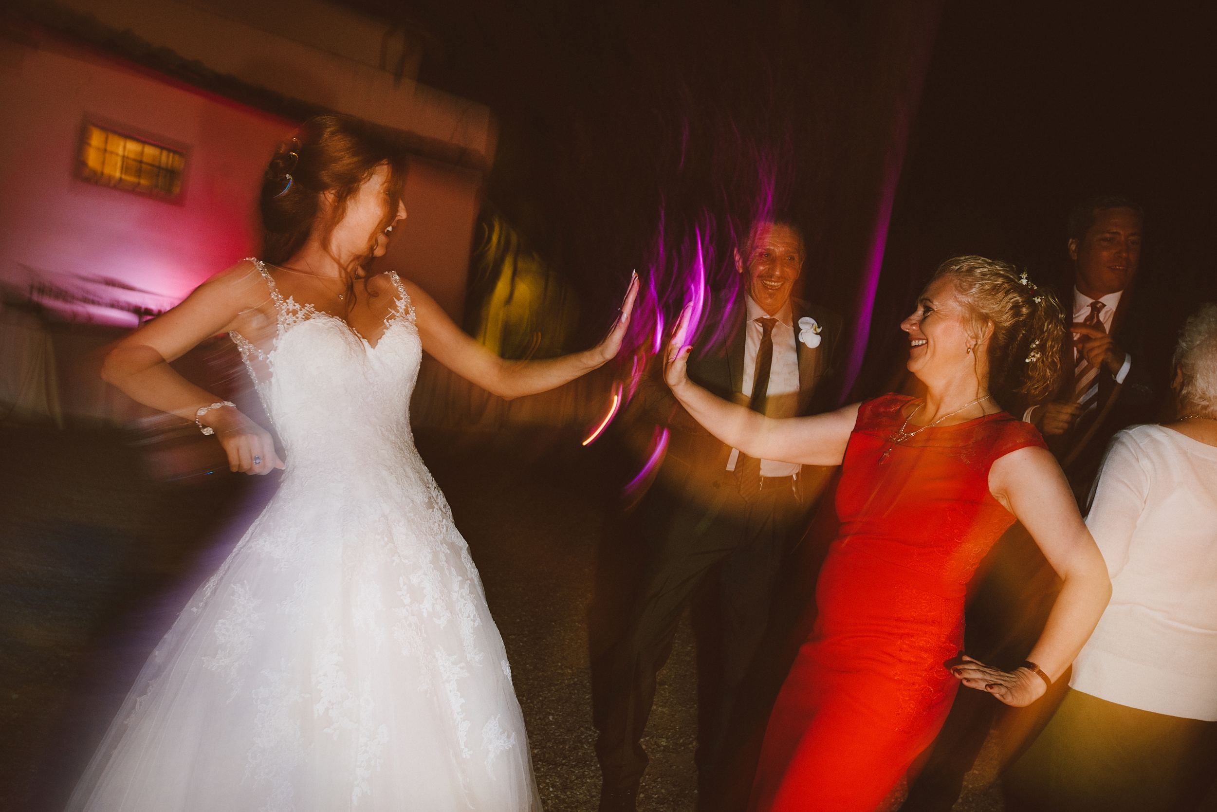 #nextdoorbride by mitia wedding photographer in italy